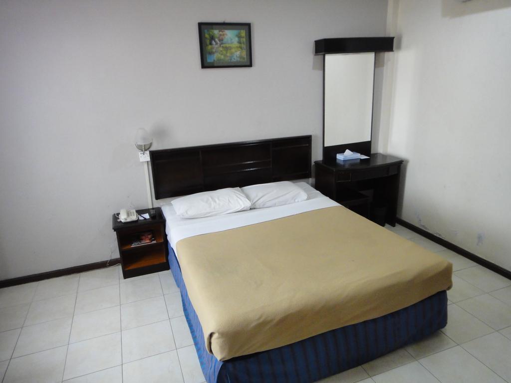 Batu Burok Beach Resort Kuala Terengganu Room photo